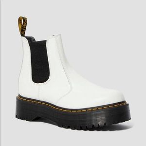 Dr. Marten white 2976 quad Chelsea boots